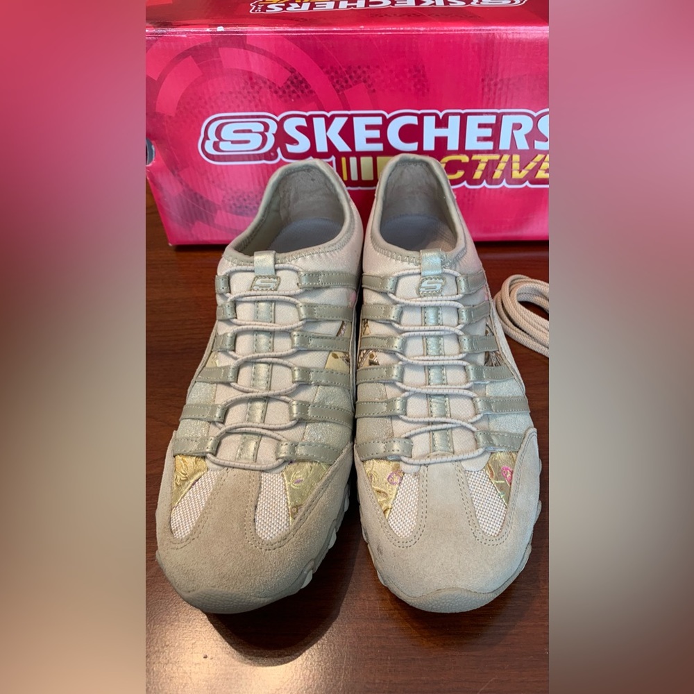 Sketchers Women’s Slip-on sneakers (21426) Bikers Stunner Taupe Suede Gold US 8